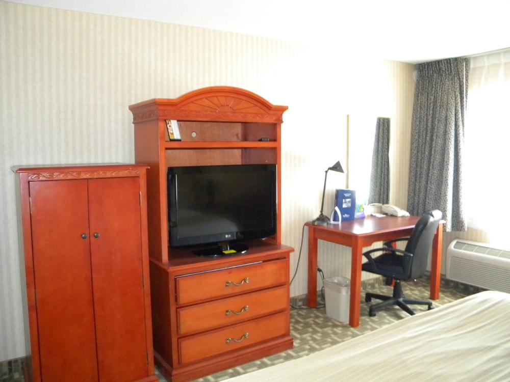 Queen Room - Disability Access/Non-Smoking interior